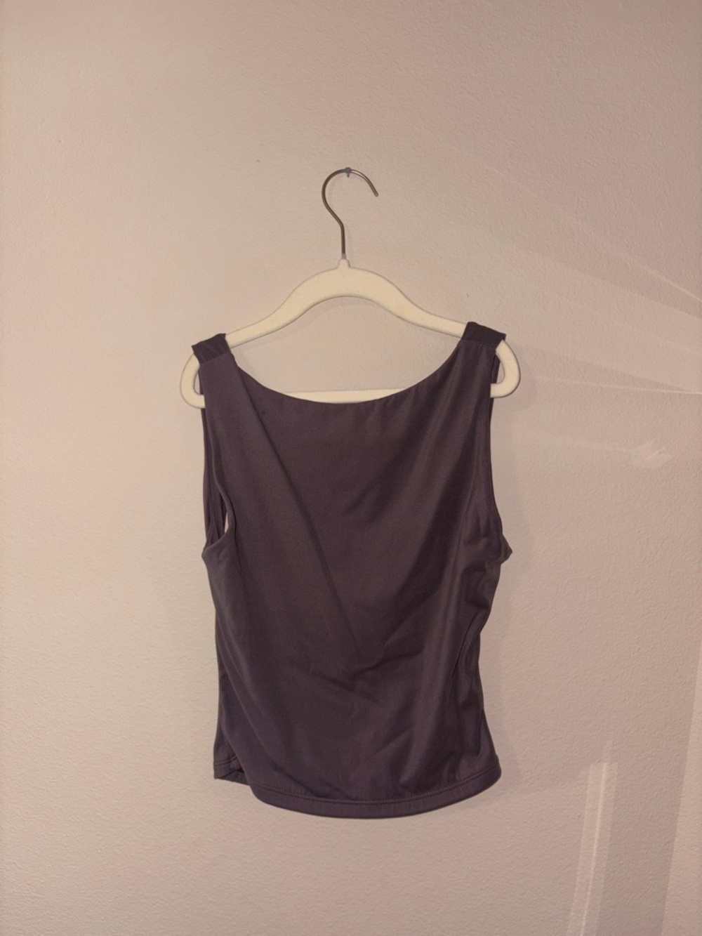 Sleeveless Scoop Neck Tank Top With Open Back - Grey